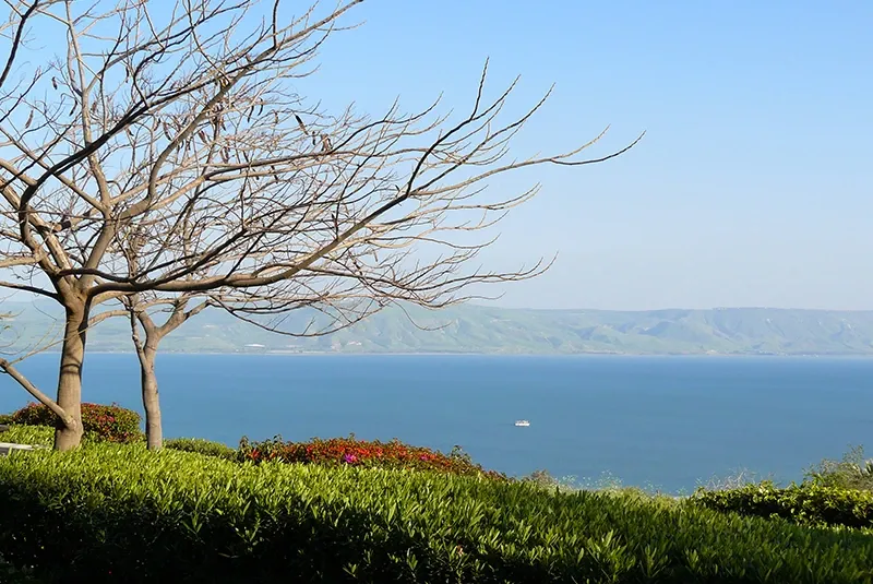 Vue du lac de Tibériade en Israël
